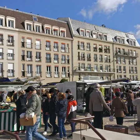 Studio Royal By Beds4Wanderlust - Place Du Marche Avec Parking Prive Fontainebleau Exterior foto