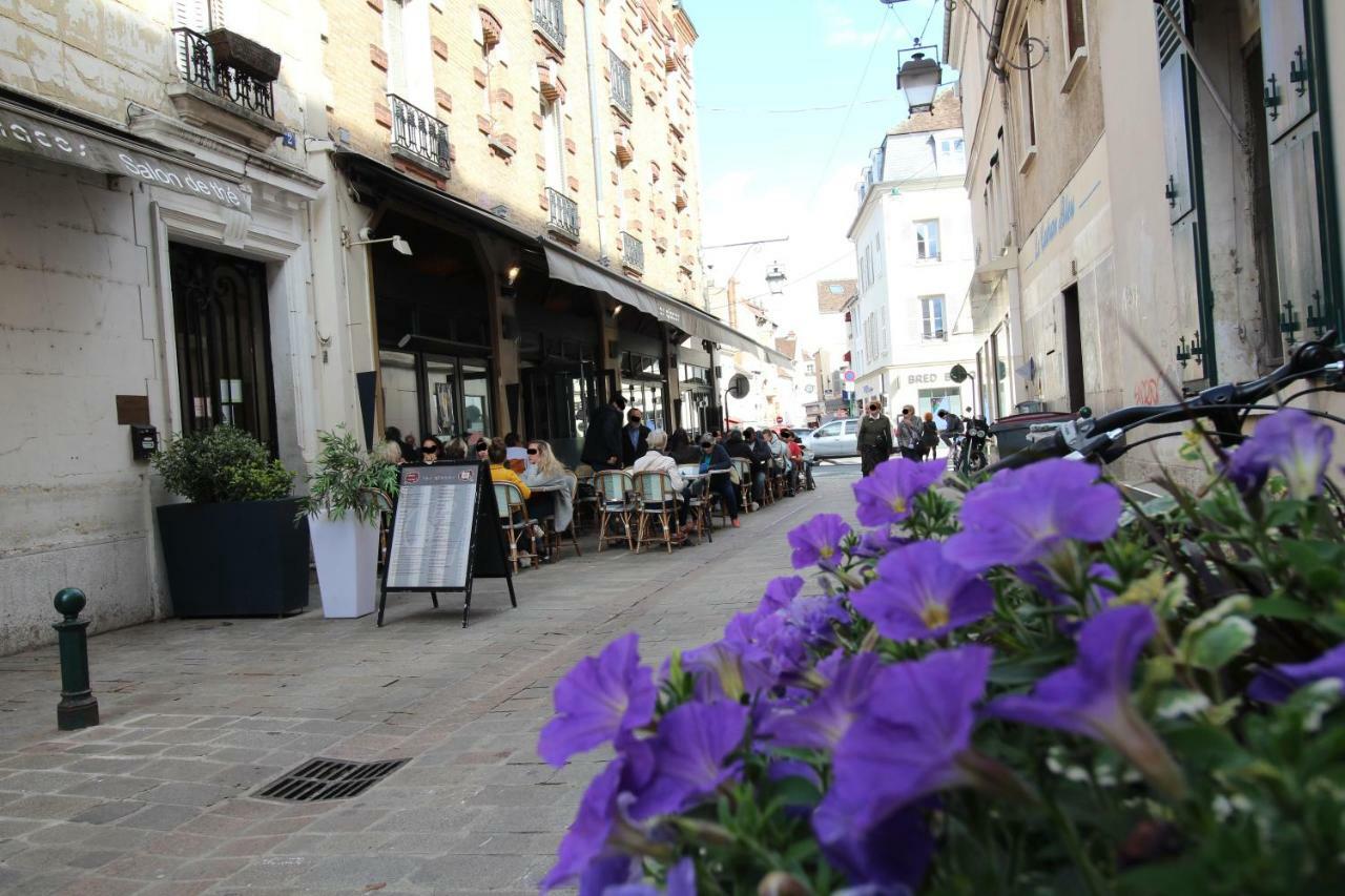 Apartment Royal By Beds4wanderlust - Place Du Marche Avec Parking Prive Fontainebleau